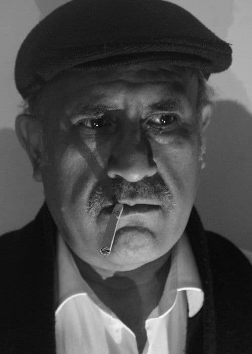 Poster for Estoy Cerca, A Un Paso